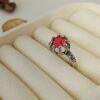 Anillo corona rojo