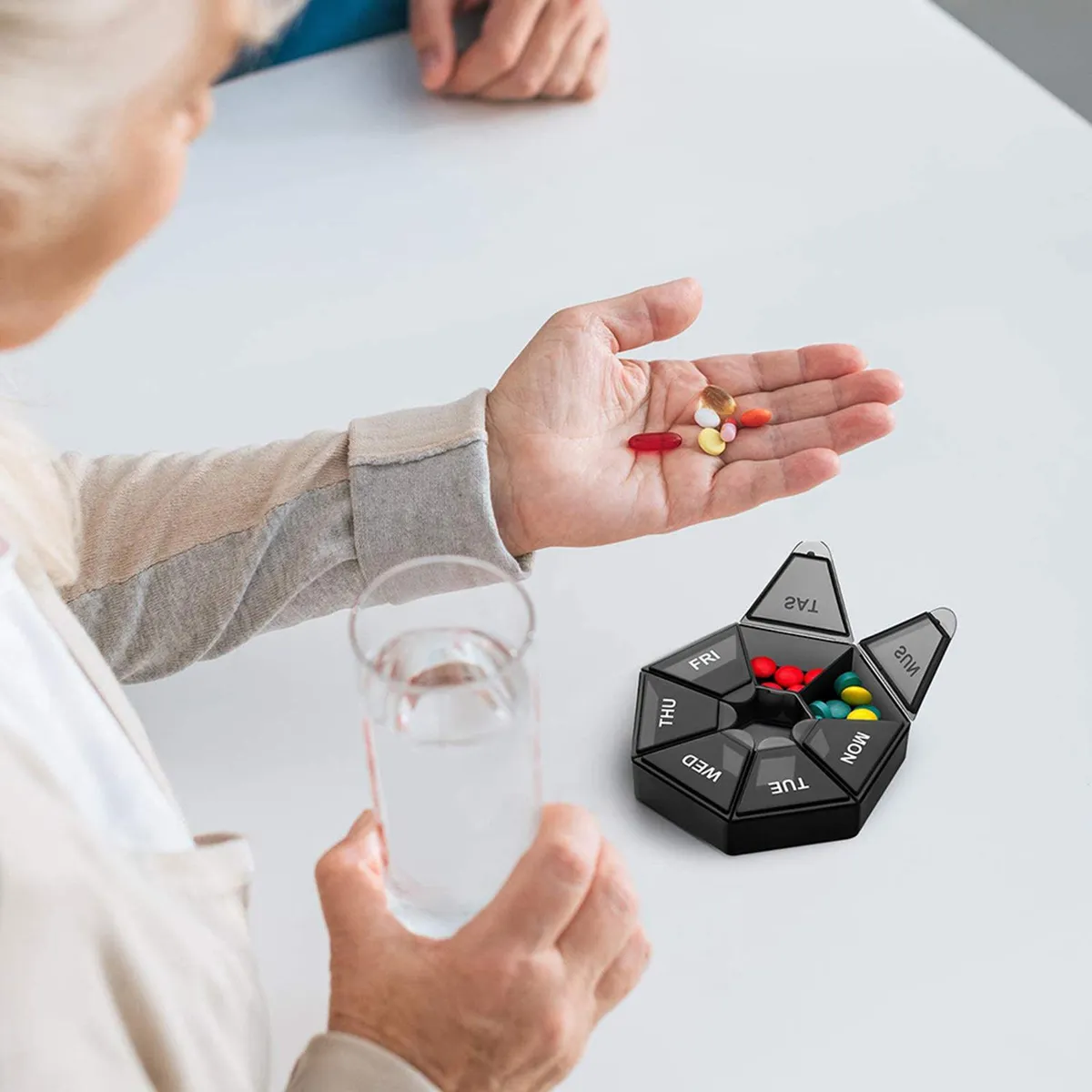 Pastillero Semanal Organizador Hexagonal - Imagen 5